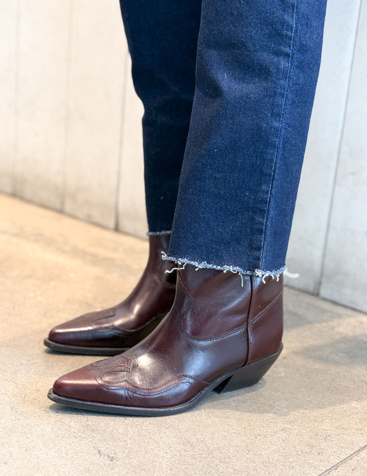 ⁦ג'ינס D DENIM גזרה ישרה כחול כהה⁩ – תמונה ⁦3⁩