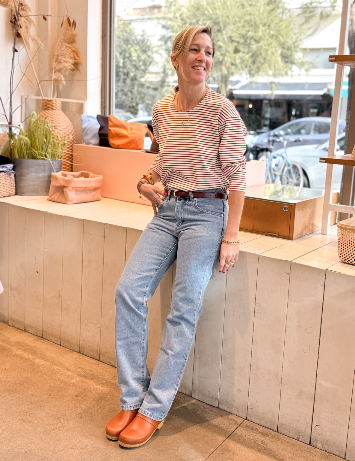 ג'ינס E DENIM גזרה ישרה כחול ווש בהיר