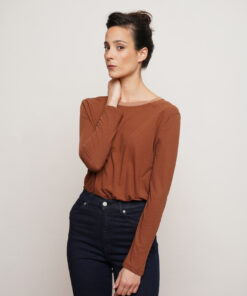 NO.7 טי שירט ארוכה צווארון עגול חומה