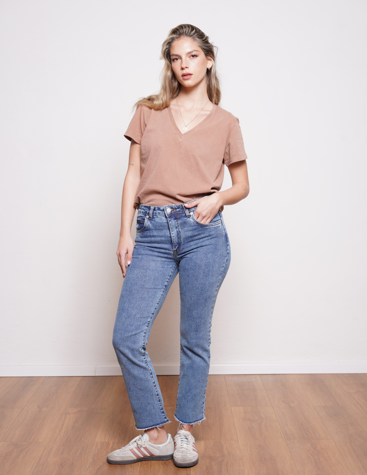 ⁦ג'ינס D DENIM גזרה ישרה כחול ווש בהיר⁩ – תמונה ⁦5⁩