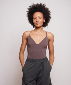 בגד גוף מפתח משולש בצבע חום רצועות מתכוננות