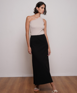 חצאית סריג בגזרת עפרון צבע שחור , שסע צדדי