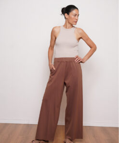 מכנס רגל רחבה כיסים צידים גומי במותן צבע חום