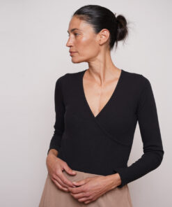 בגד גוף מעטפת ארוך בצבע שחור