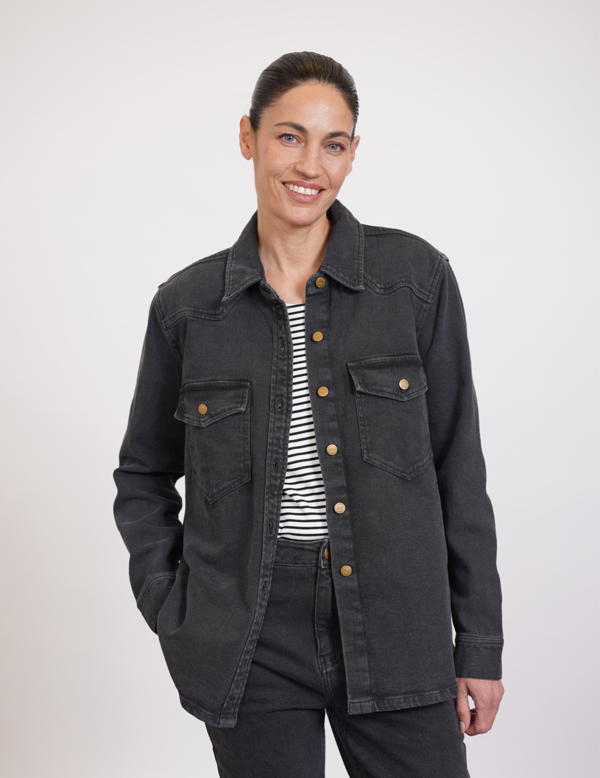 ⁦ג'קט ג'ינס S JACKET שחור ווש⁩ – תמונה ⁦3⁩