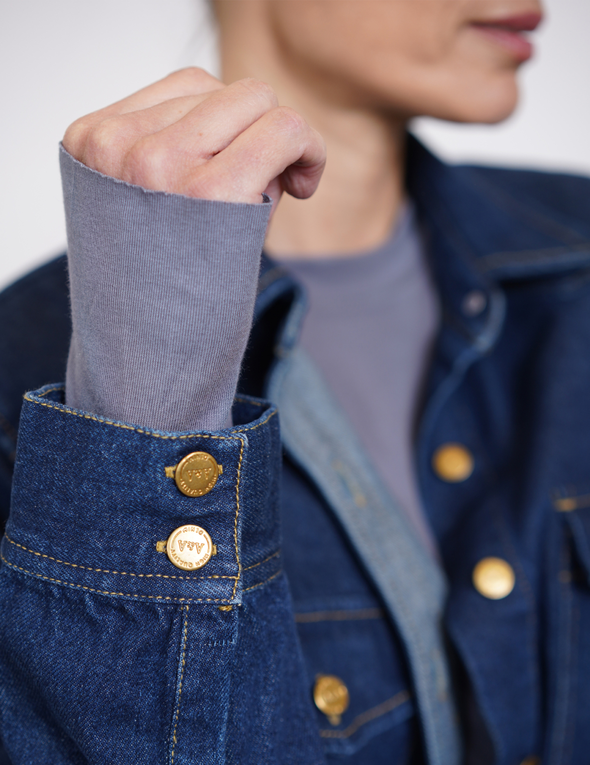 ⁦ג'קט ג'ינס S JACKET כחול עמוק⁩ – תמונה ⁦4⁩