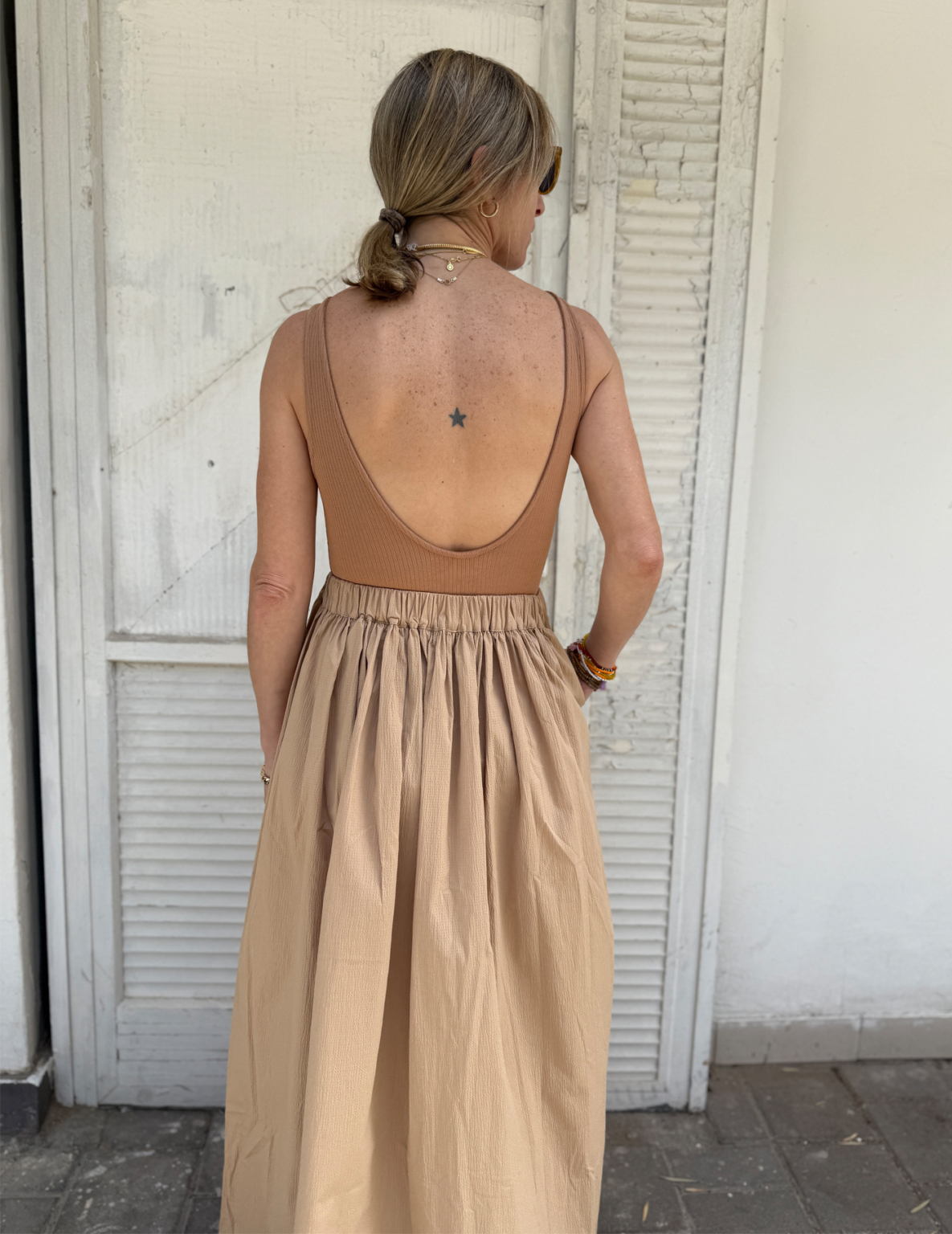 ⁦KAROLINA חצאית מקסי רחבה אבן⁩ – תמונה ⁦5⁩